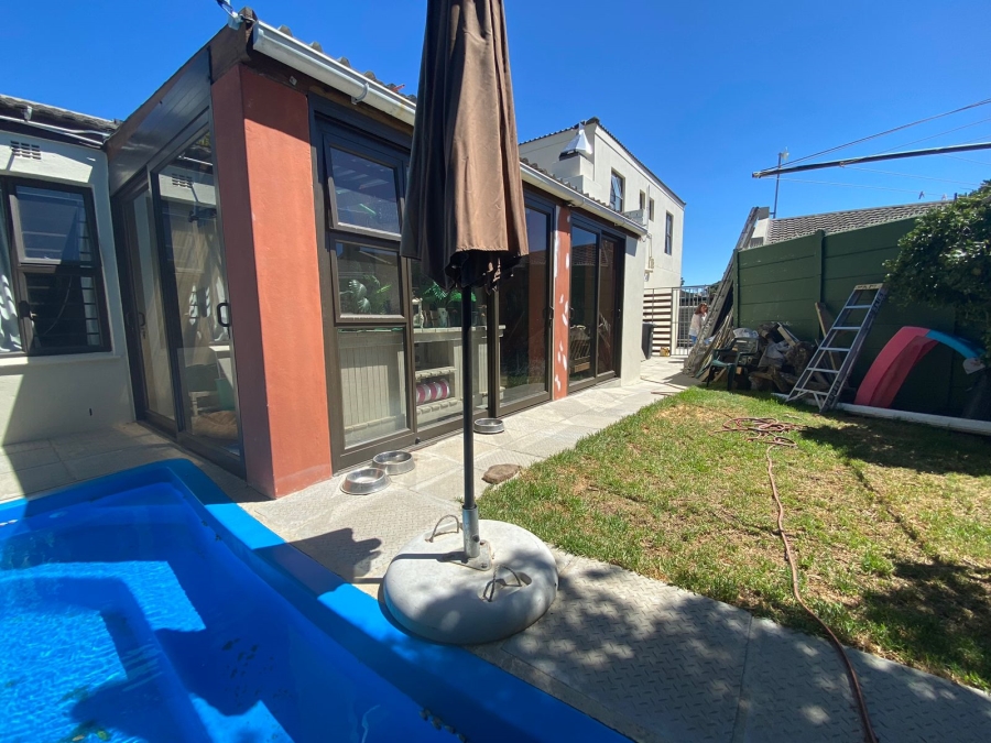 To Let 2 Bedroom Property for Rent in Table View Western Cape
